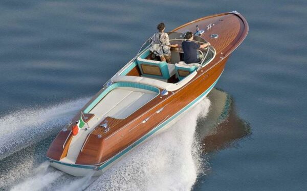 RIVA AQUARAMA - 9M - 6 Passagers*