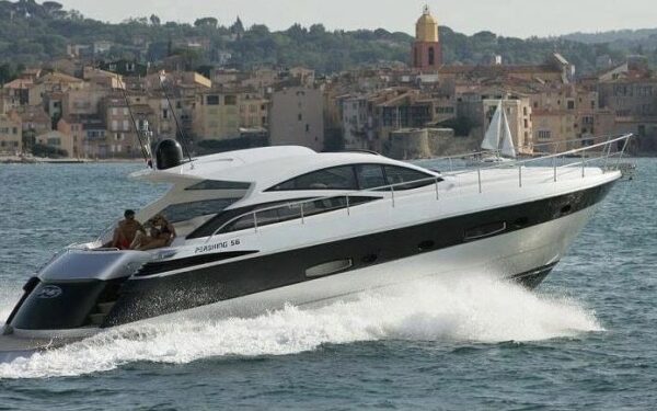 PERSHING 56 - 18M - 11 Passagers