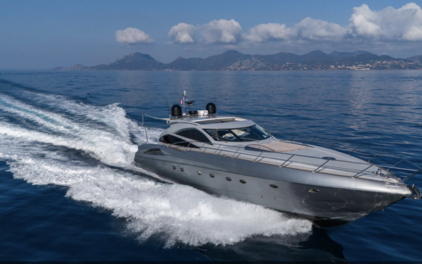 SUNSEEKER PREDATOR 68 - 20M - 12 Passagers*