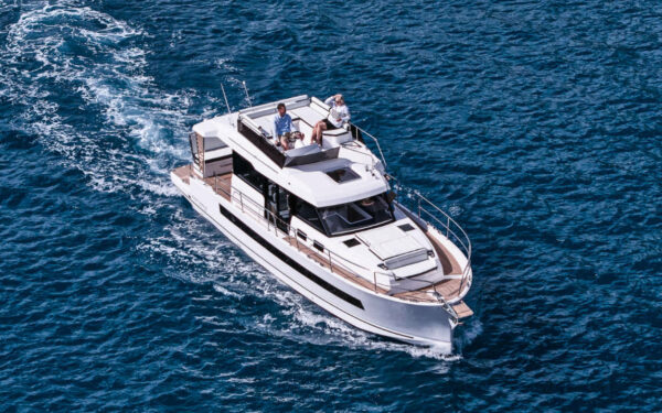 NORTHMAN TRAWLER 1300 - 12M - 10 Passagers*