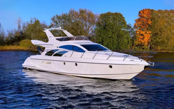 AZIMUT 50 - 16M - 10 Passagers**