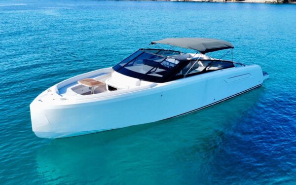BB Yacht 44 - 14M - 11 Passagers**