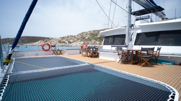 amc-cape-grace-felicita-maxi-catamaran (10)