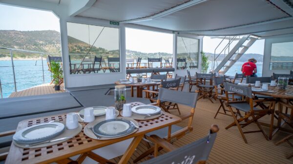 amc-cape-grace-felicita-maxi-catamaran (18)