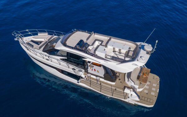 charter-yacht-galeon-500-st-tropez-14